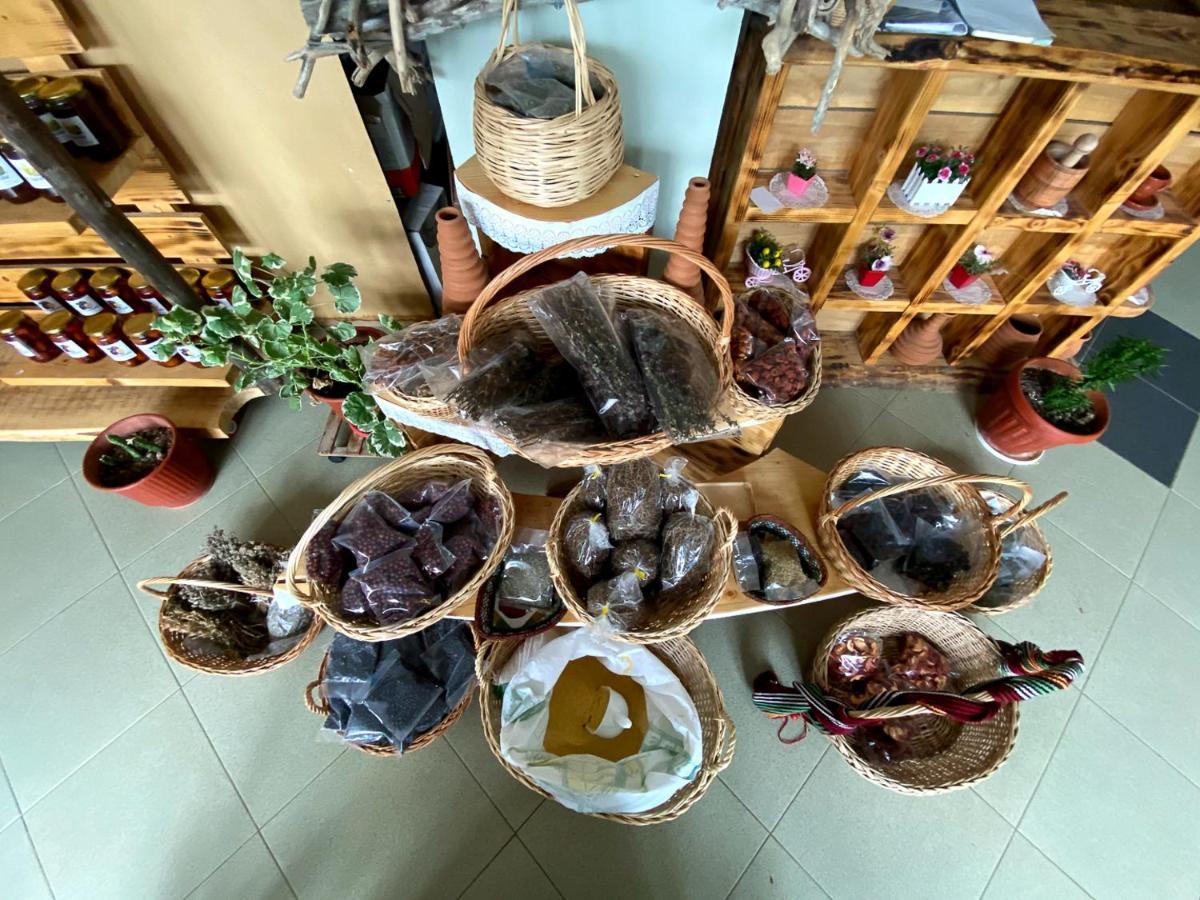 Nena Dashuri Agroturizem Peshkopi 외부 사진